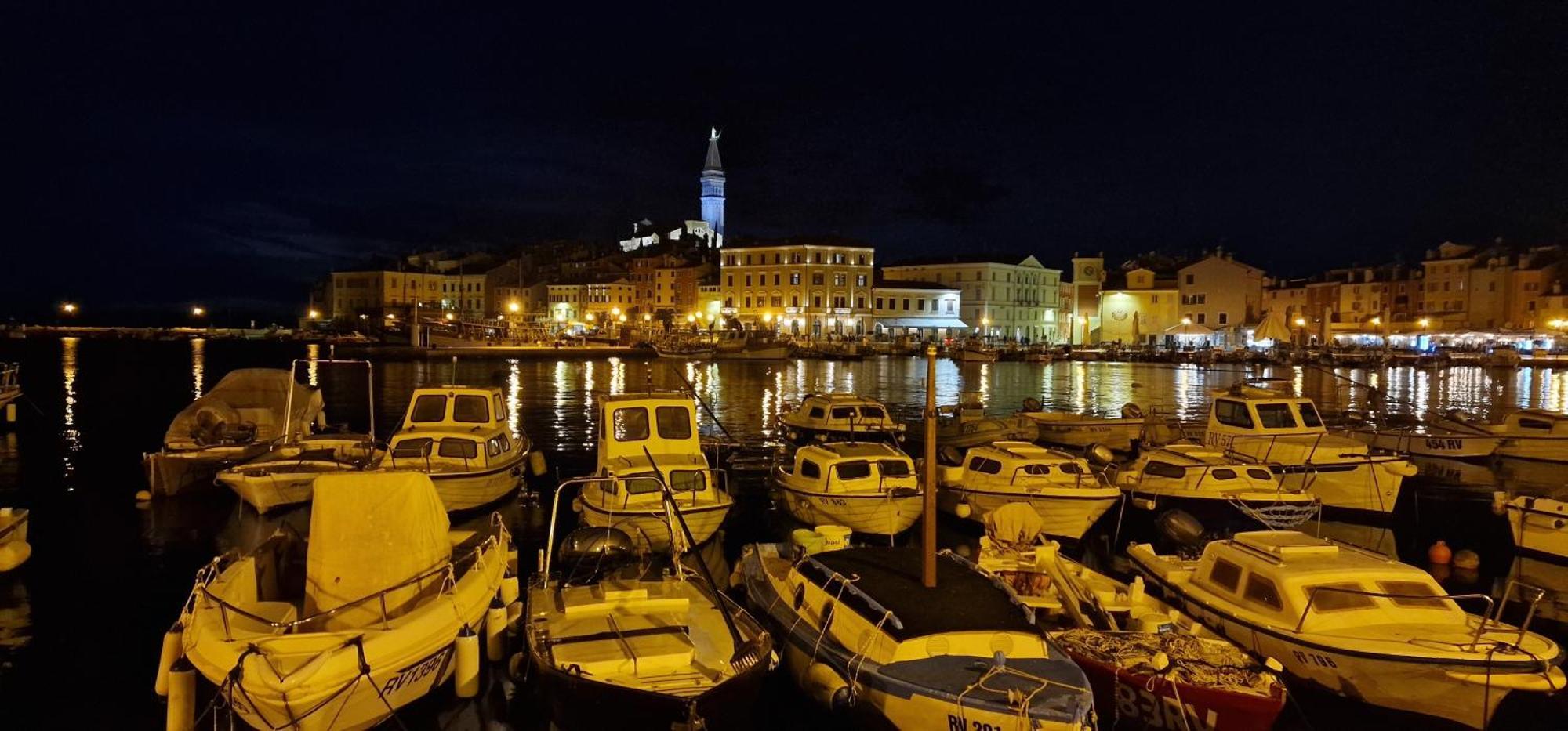 Apartments Fantazija Rovinj Exteriör bild